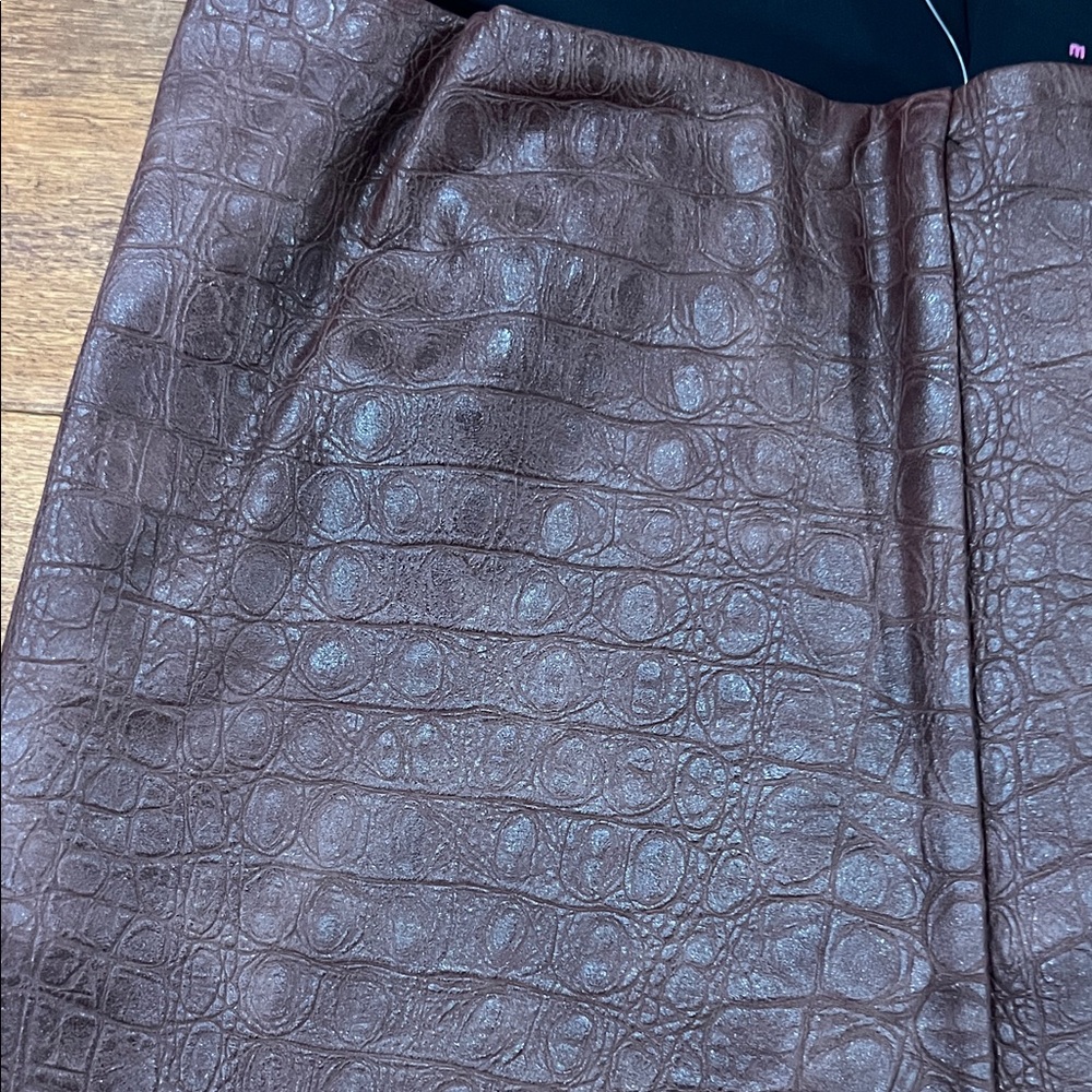 Commando Brown Textured Pants - Picture 2 of 4